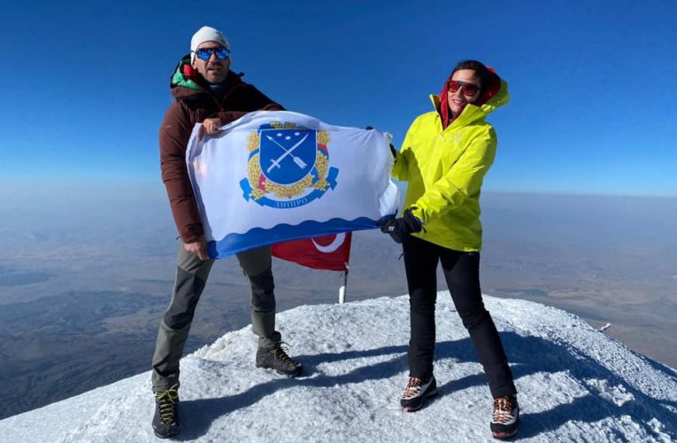 Флаг Днепра на Арарате