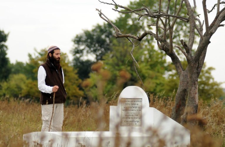 Украина ограничила паломничество хасидов в Умань