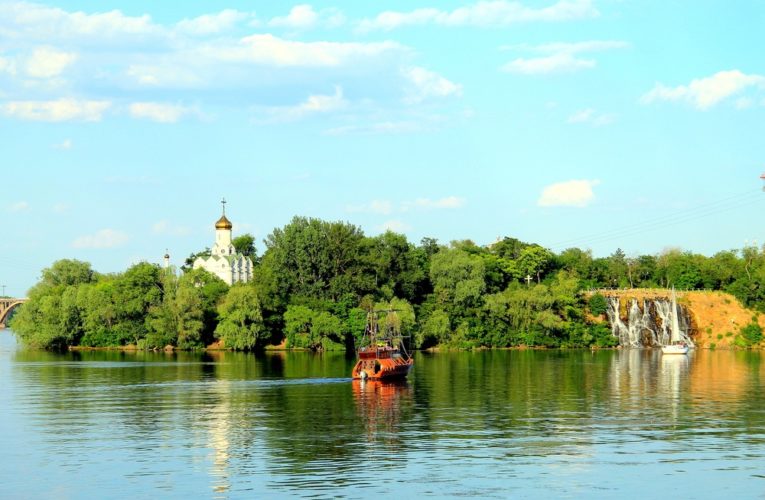 Самая романтичная и таинственная достопримечательность Днепропетровска – Монастырский остров