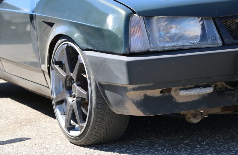 На Днепропетровщине во время движения загорелся автомобиль Lada