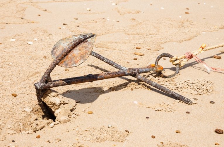 В Днепре спустили на воду уникальную казацкую лодку