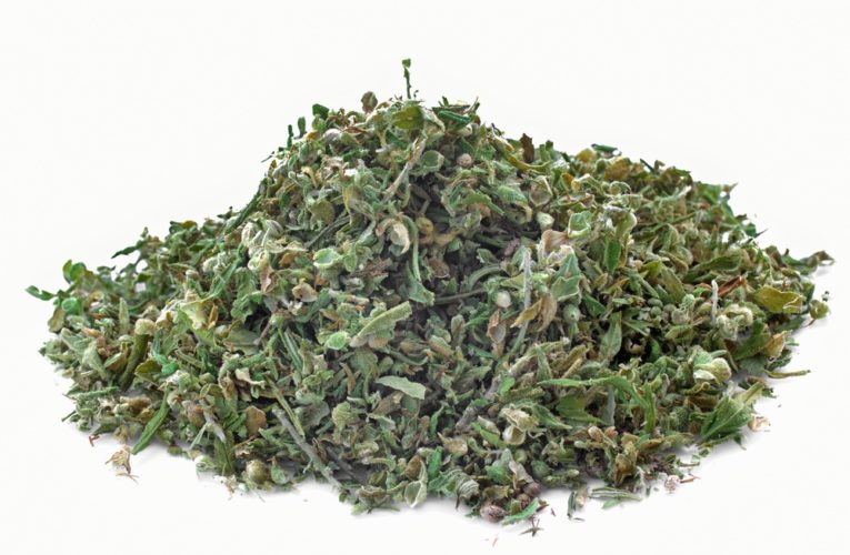 В Днепре мужчина разгуливал по городу с банкой наркотиков