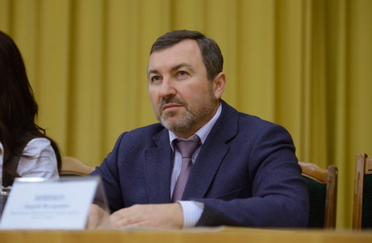 На Днепропетровщине экс-нардеп «регионал» устроил аварию и скрылся