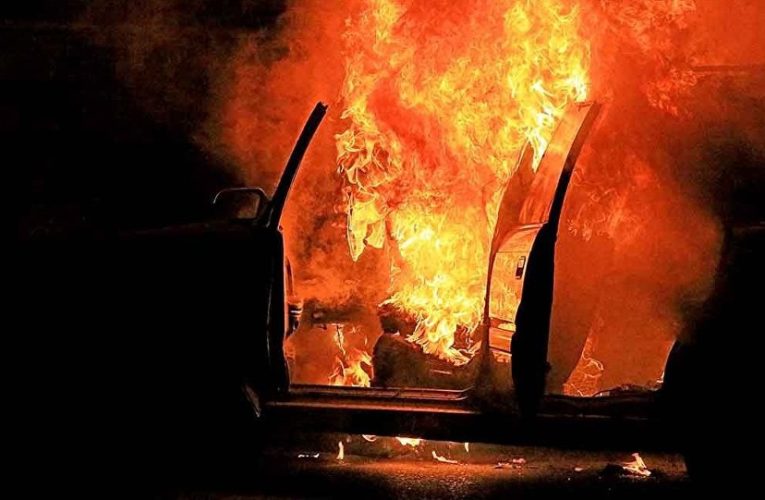 Ночью на проспекте Богдана Хмельницкого горели два автомобиля