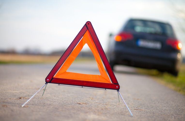 В Днепре Ford без водителя врезался в BMW