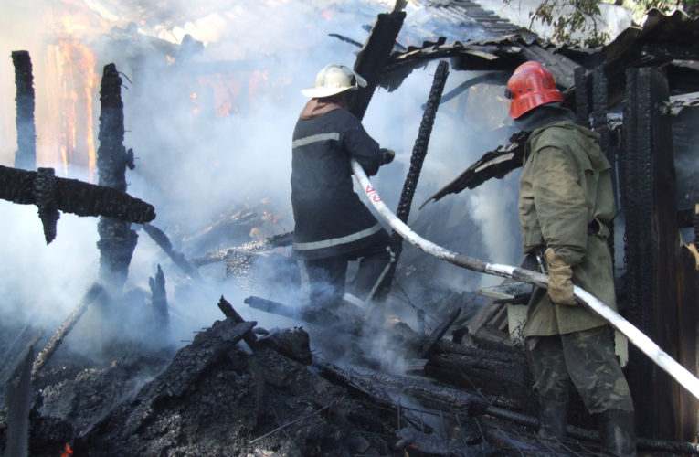 В Днепре случился пожар вблизи частного сектора