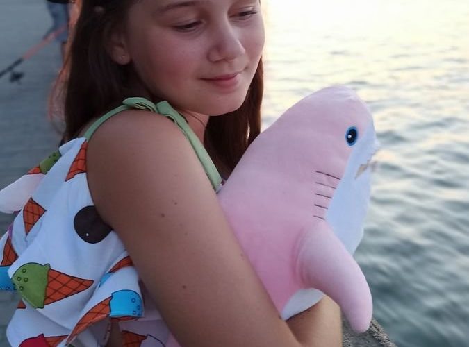 Вышла из школы и не вернулась: в Днепре ищут 10-летнюю девочку