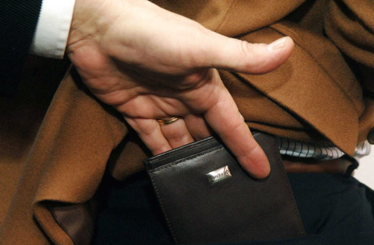 В Днепре на 12 квартале орудуют карманники