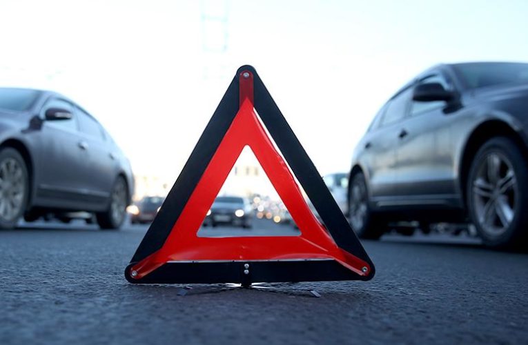 За сутки в Днепре две девушки попали под колеса автомобилей, одна погибла