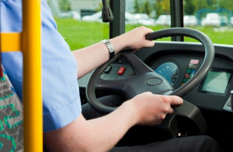 В Днепре маршрутка №60 врезалась в столб