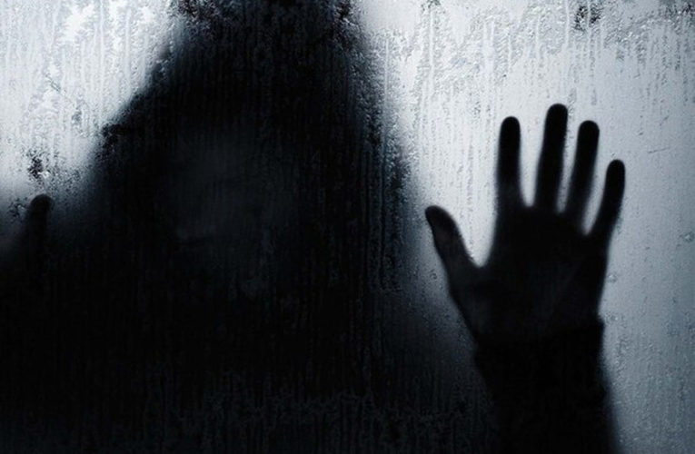 В Марганце поймали мужчину, который пугал горожан, заглядывая в окна