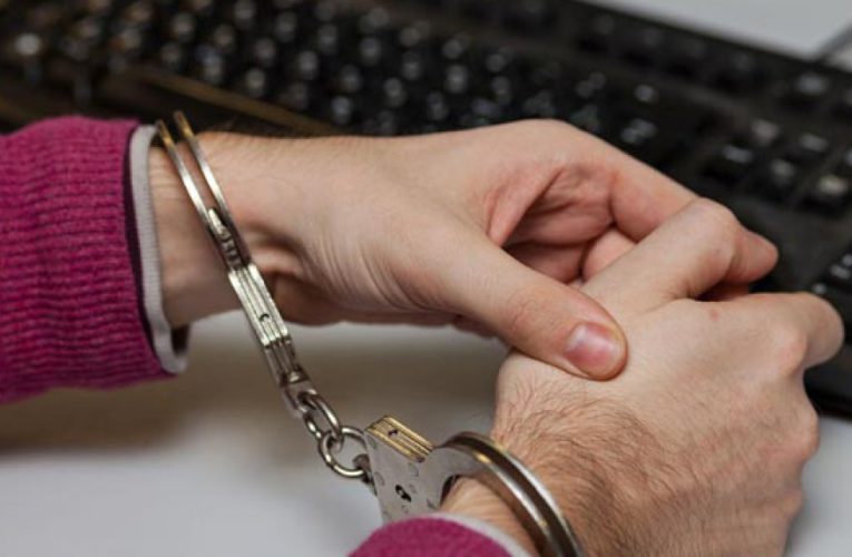 В Днепре задержали мужчину, распространявшего порно с собственным участием