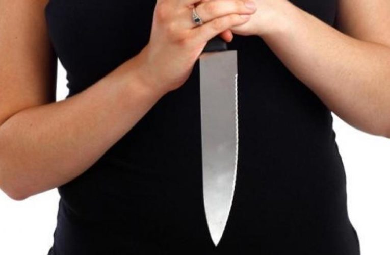 В Днепре женщина всадила нож в своего молодого сожителя