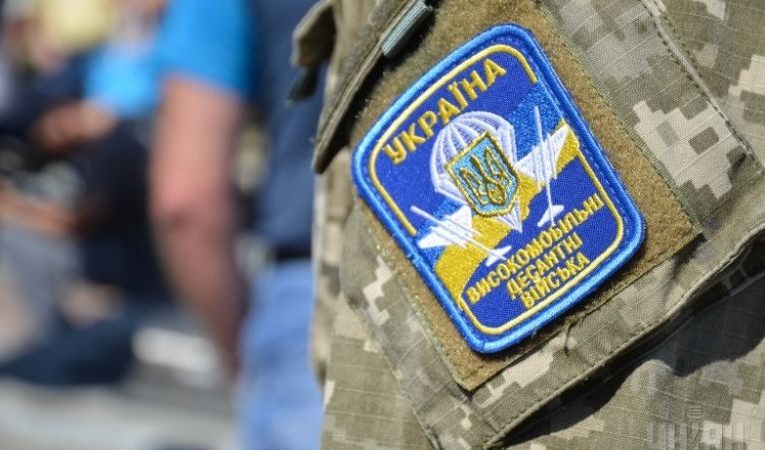 На Днепропетровщине срочники десантировались с вертолета без парашюта