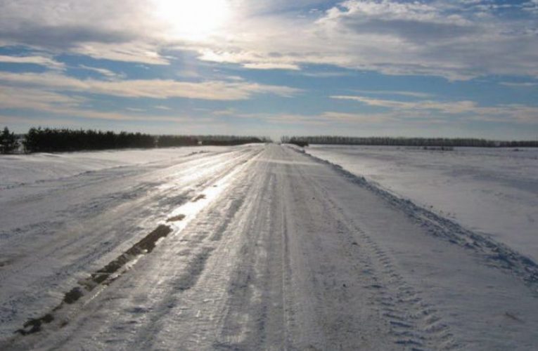Под Днепром перевернулся грузовик