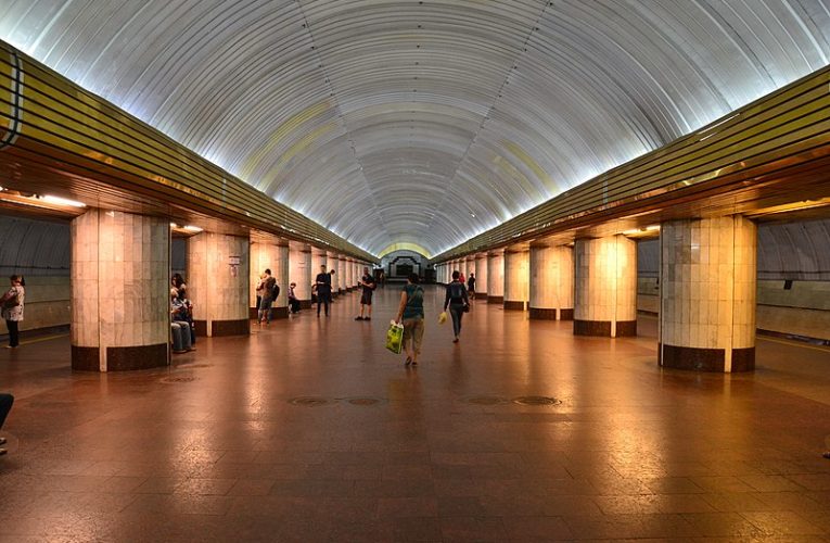 В Днепре посетителей метро снимут в фильме