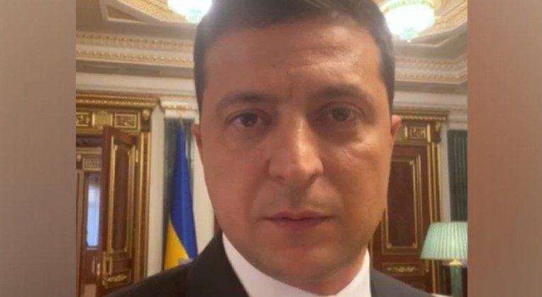 Мошенники выманивают деньги, используя видео Владимира Зеленского