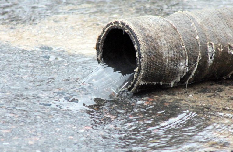 Прорыв водопровода в Днепре