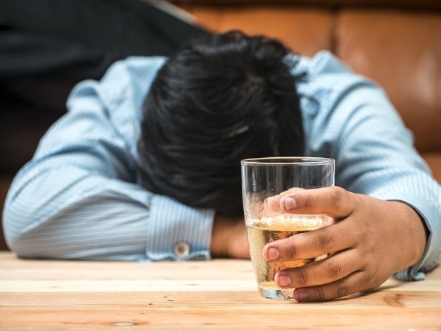 На Днепропетровщине подросток напился и впал в алкогольную кому