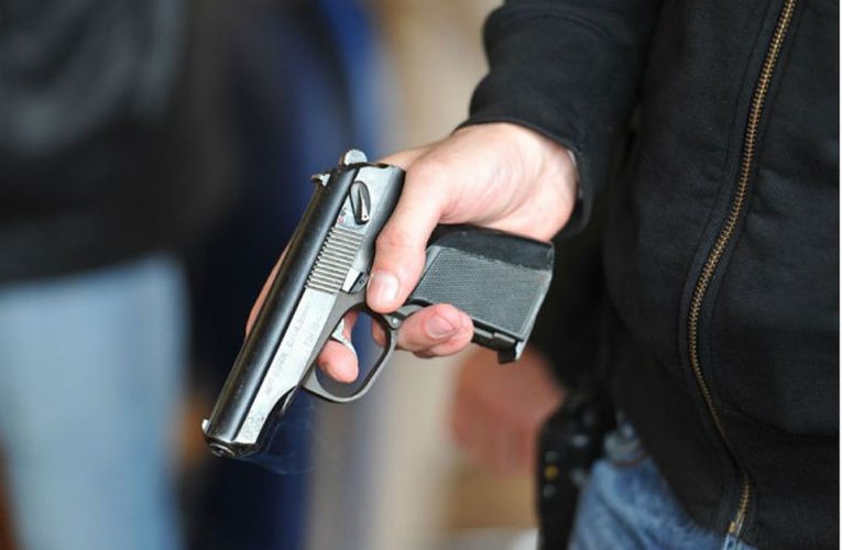 В Днепре на Александра Поля мужчина стрелял по соседям из оружия