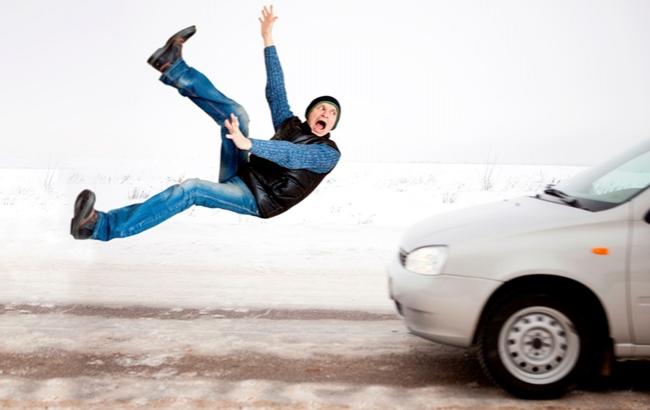 В Днепре мужчина бросился под маршрутку