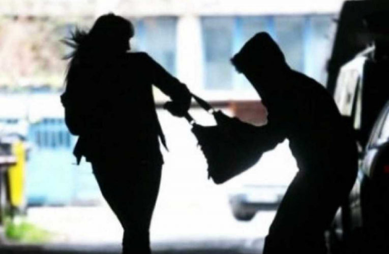 В Днепре вчера ночью избили и ограбили женщину