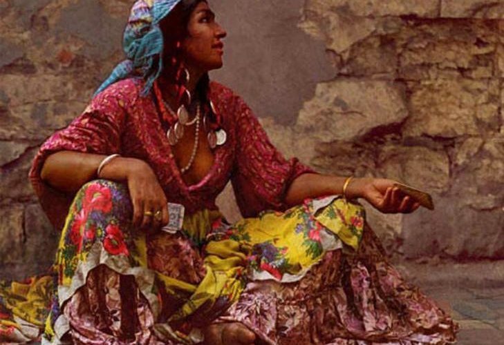 В Каменском цыганку-гадалку посадят в тюрьму