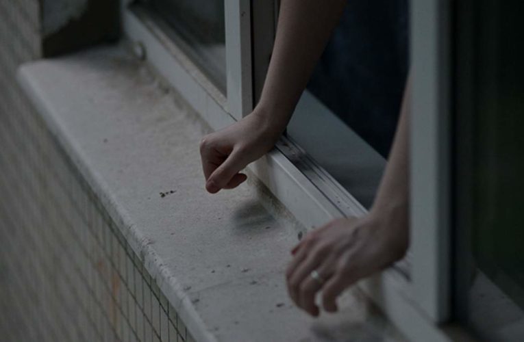 В Днепре на Титова мужчина покончил жизнь самоубийством
