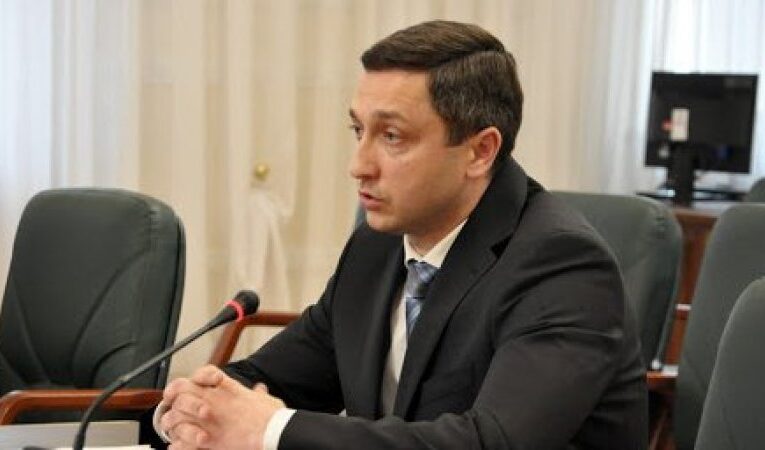 Судью из Днепра посадили в тюрьму за взятку