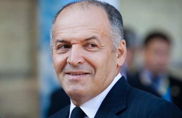 Почетный гражданин-олигарх Днепра выставил на продажу свою яхту