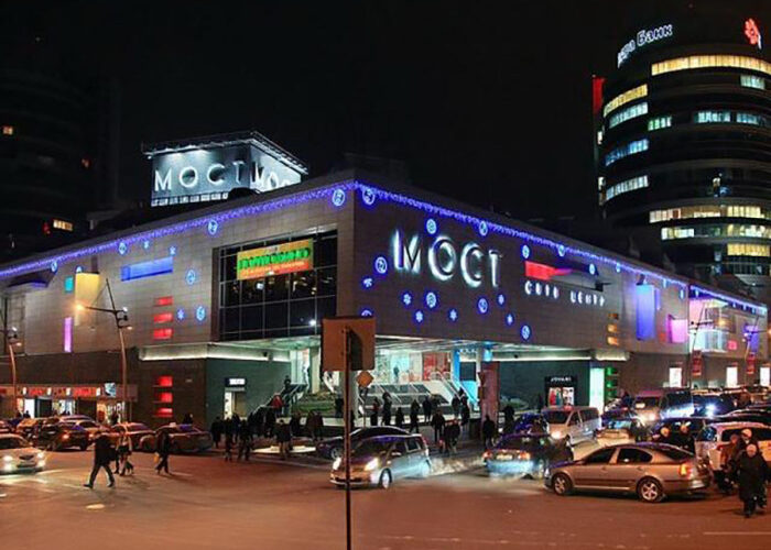 В Днепре с «Мост-Сити» спрыгнул голый мужчина