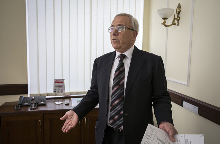 В Кривом Роге прошли обыски в доме и.о. мэра Юрия Вилкула