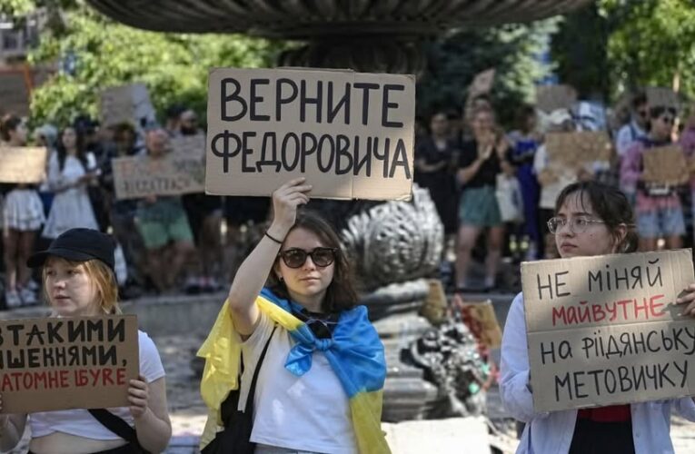 Міняємо військових на маркетологів, главкомів на завгоспів